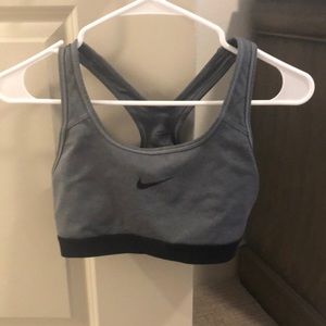 Nike dry fit sports bra - M